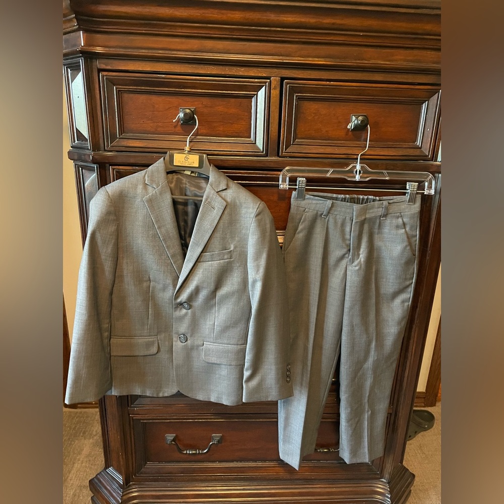 Boys size 8 suit